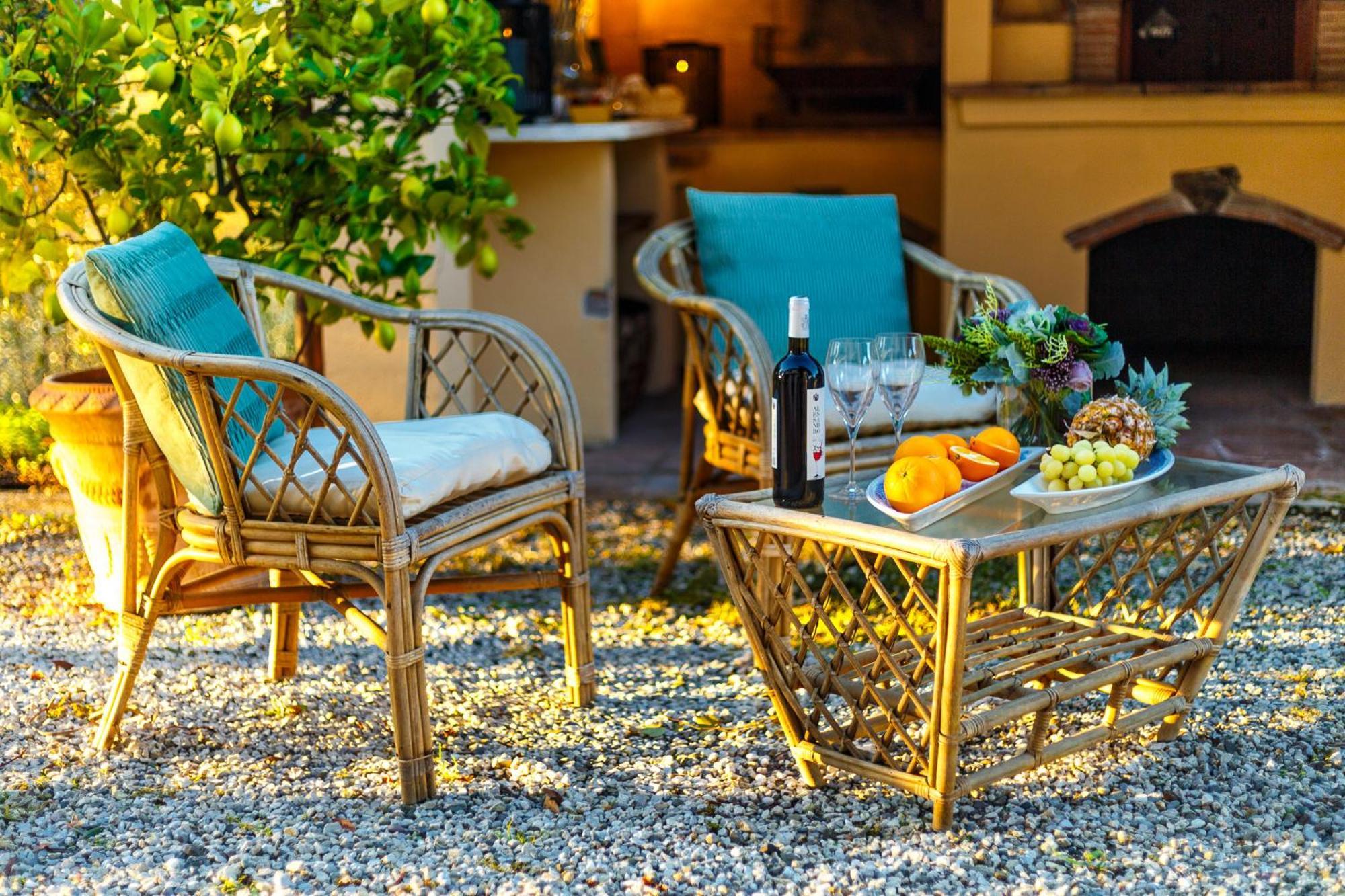 Villa Amore, A Romantic Hilltop Farmhouse In Lucca Exterior foto