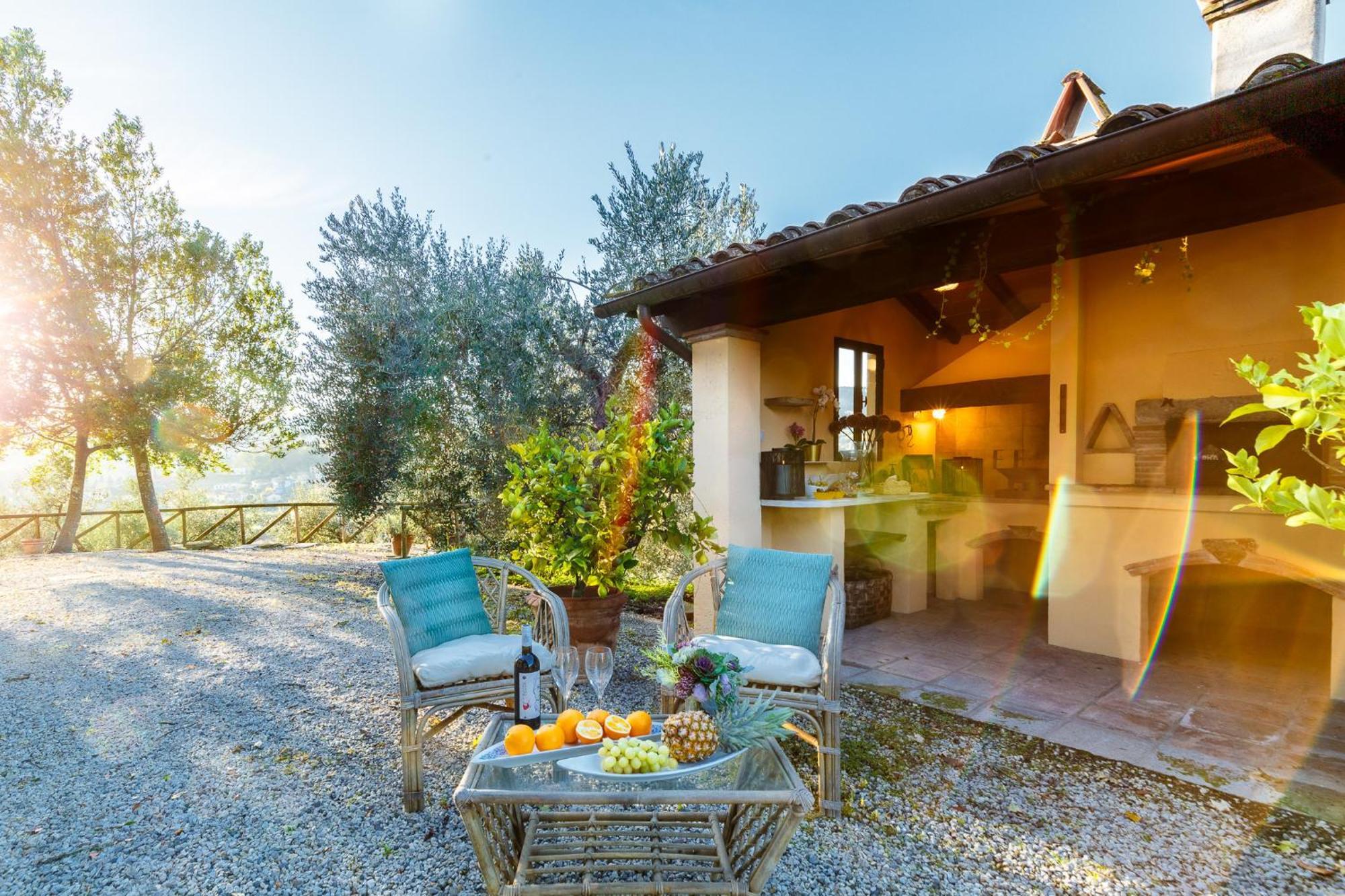 Villa Amore, A Romantic Hilltop Farmhouse In Lucca Exterior foto