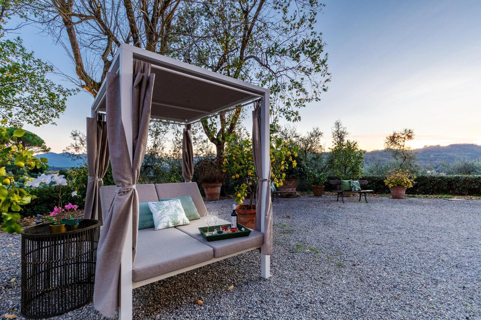 Villa Amore, A Romantic Hilltop Farmhouse In Lucca Exterior foto